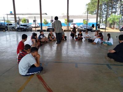 Alunos da Escola Municipal JosÃ© BonifÃ¡cio se preparam para a Noite de AutÃ³grafos com projetos de arte e cultura
